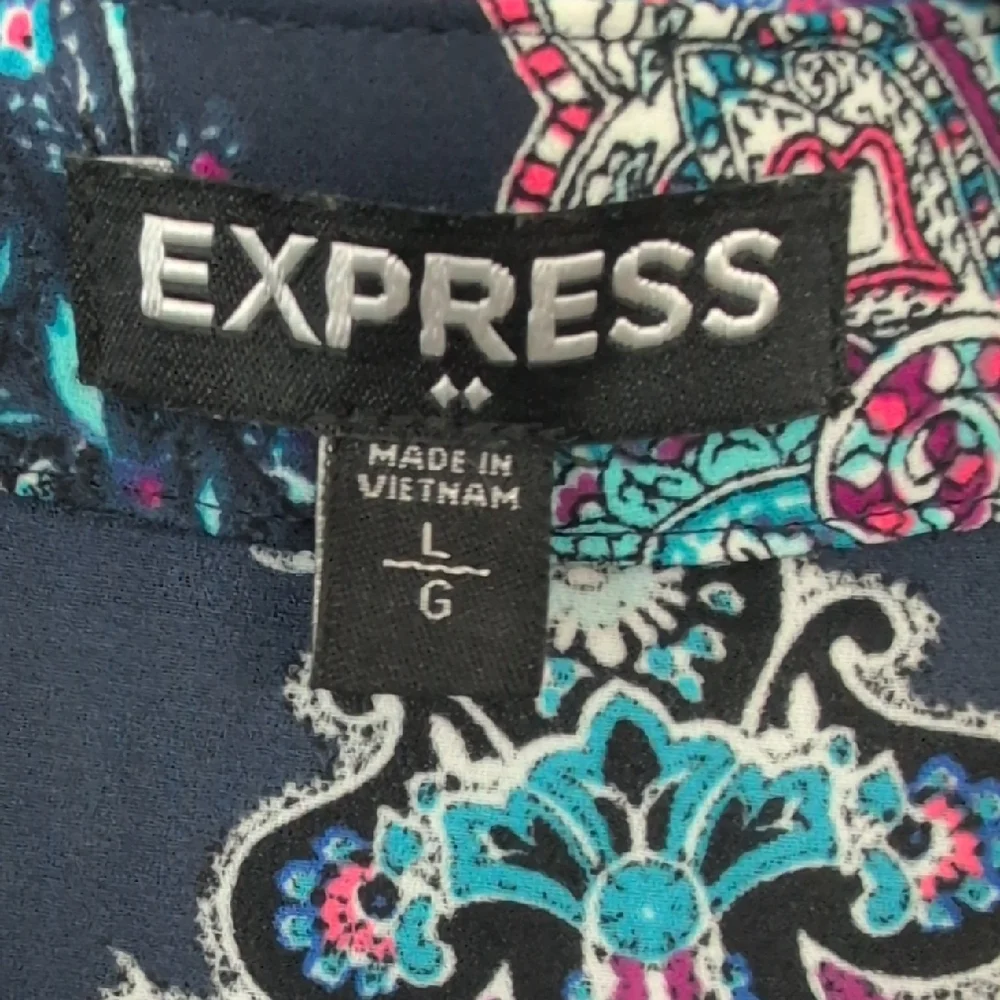 Express Pink Blouse with Paisley Print - Picture 2 of 6